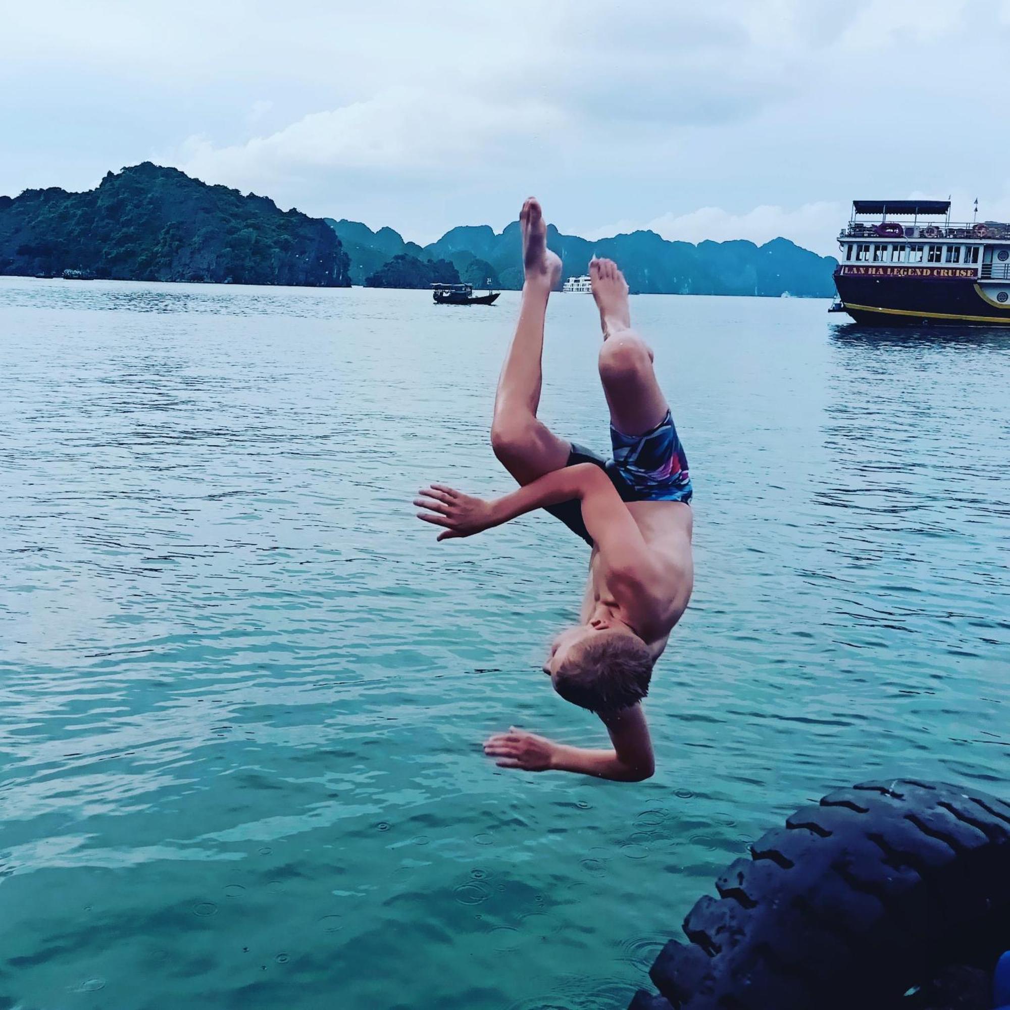 Hotel Venezia Cruises Ha Long Esterno foto