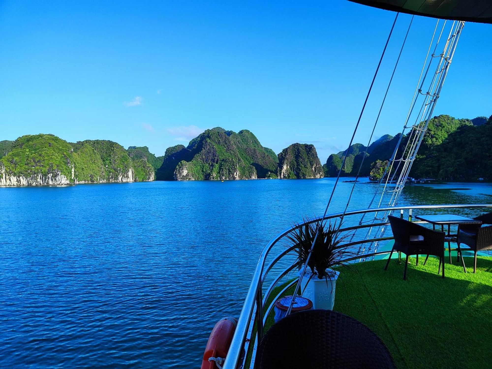 Hotel Venezia Cruises Ha Long Esterno foto
