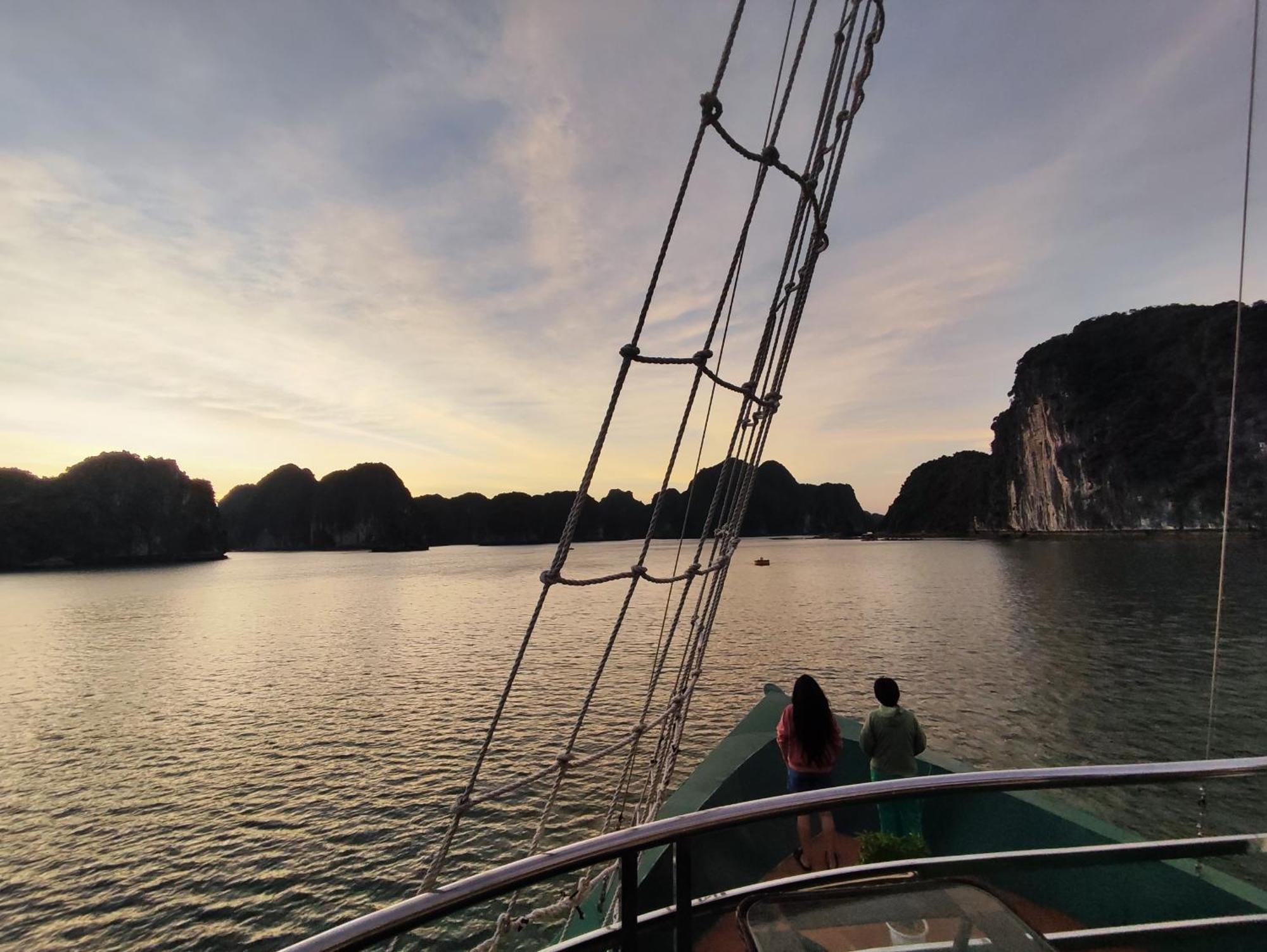 Hotel Venezia Cruises Ha Long Esterno foto