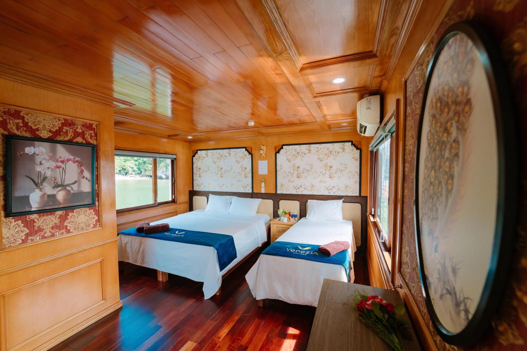 Hotel Venezia Cruises Ha Long Esterno foto