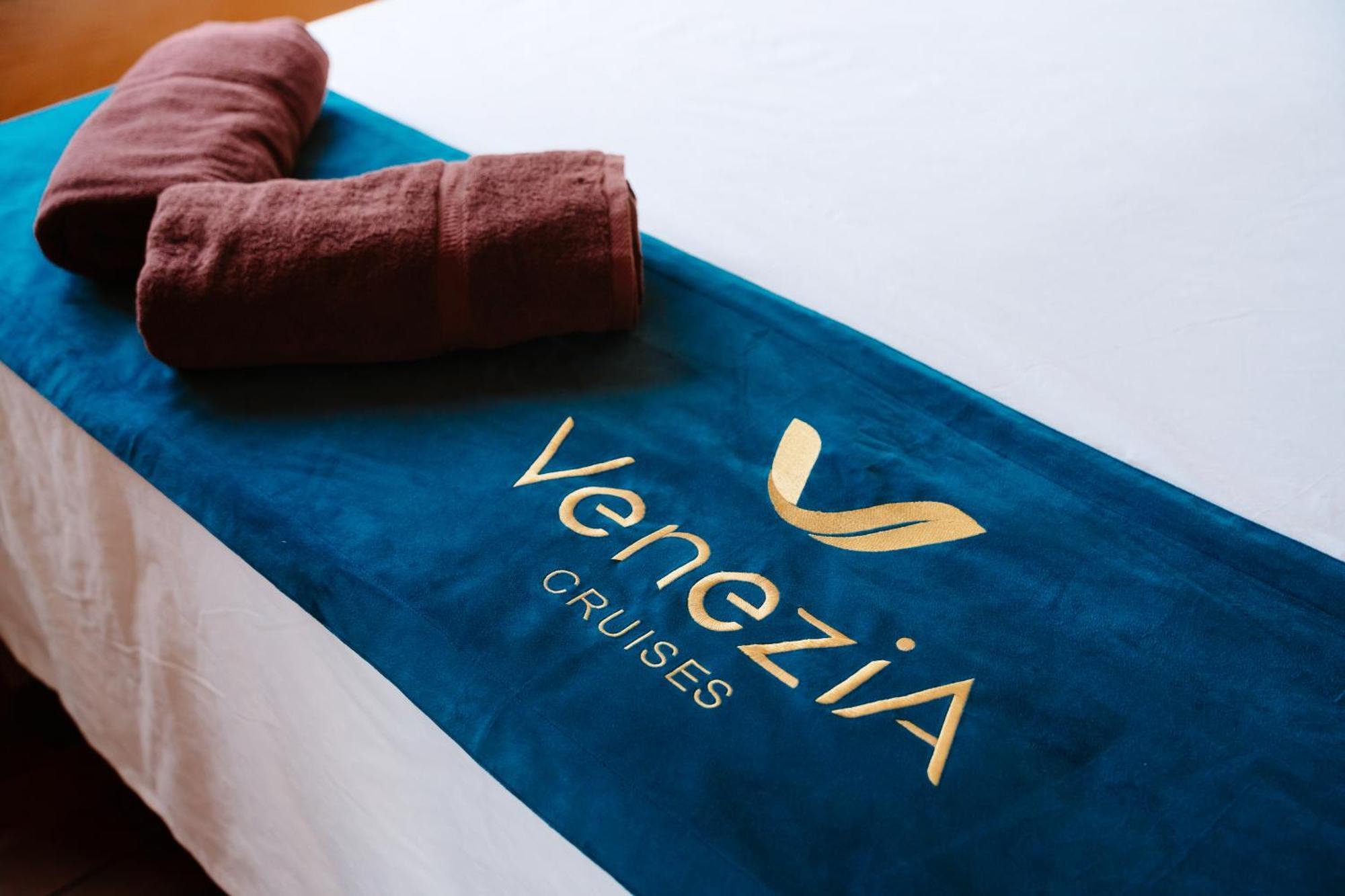 Hotel Venezia Cruises Ha Long Esterno foto