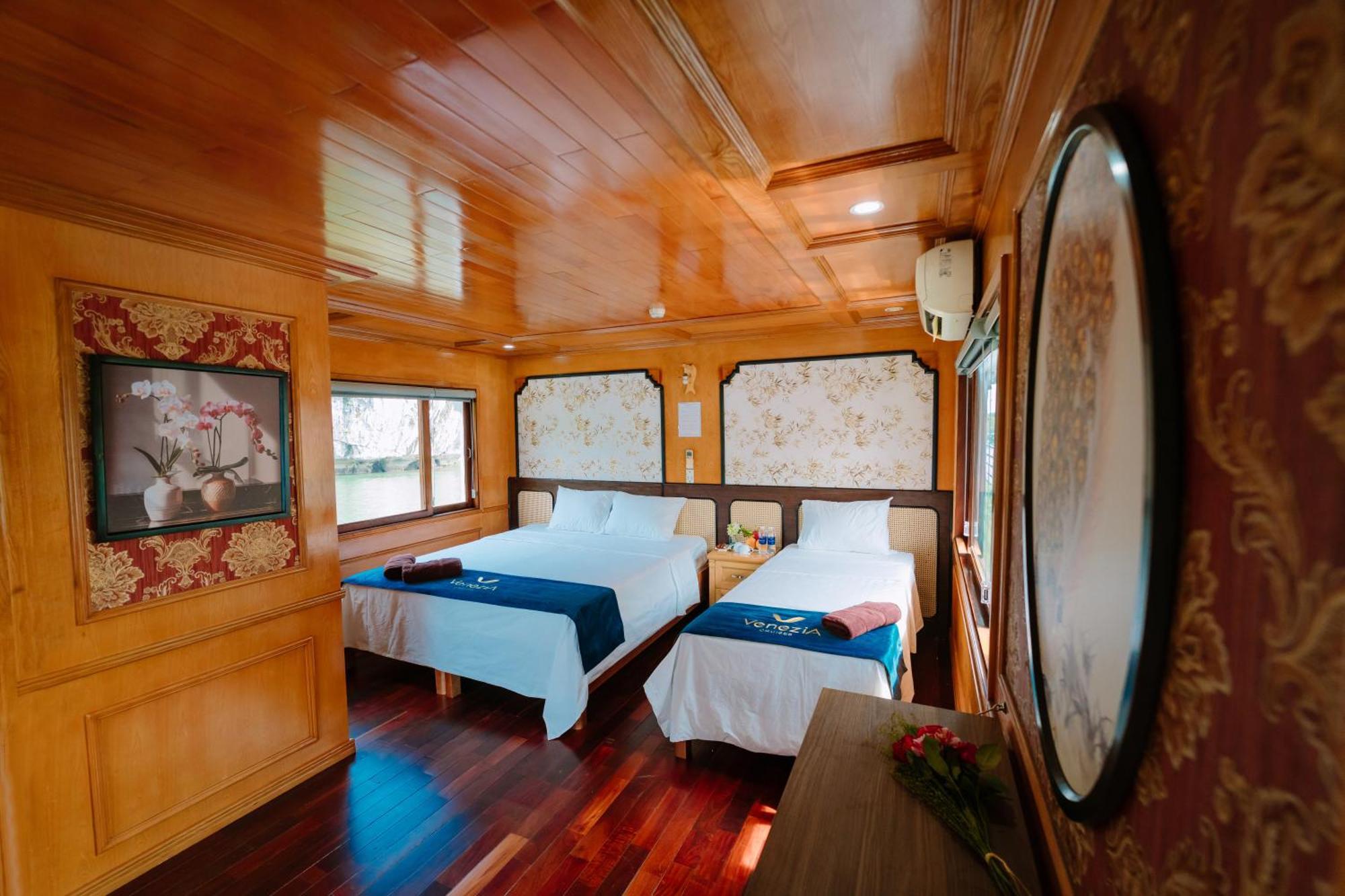 Hotel Venezia Cruises Ha Long Esterno foto
