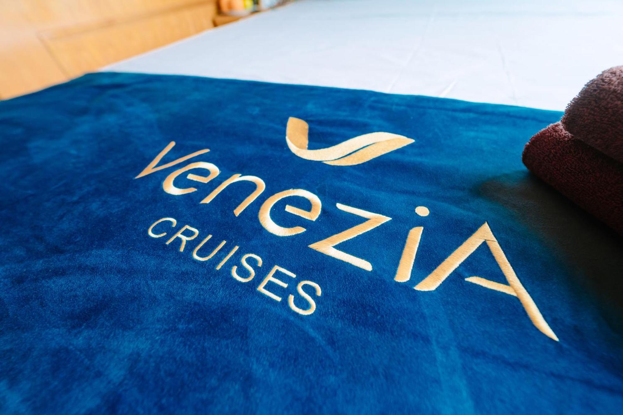 Hotel Venezia Cruises Ha Long Esterno foto