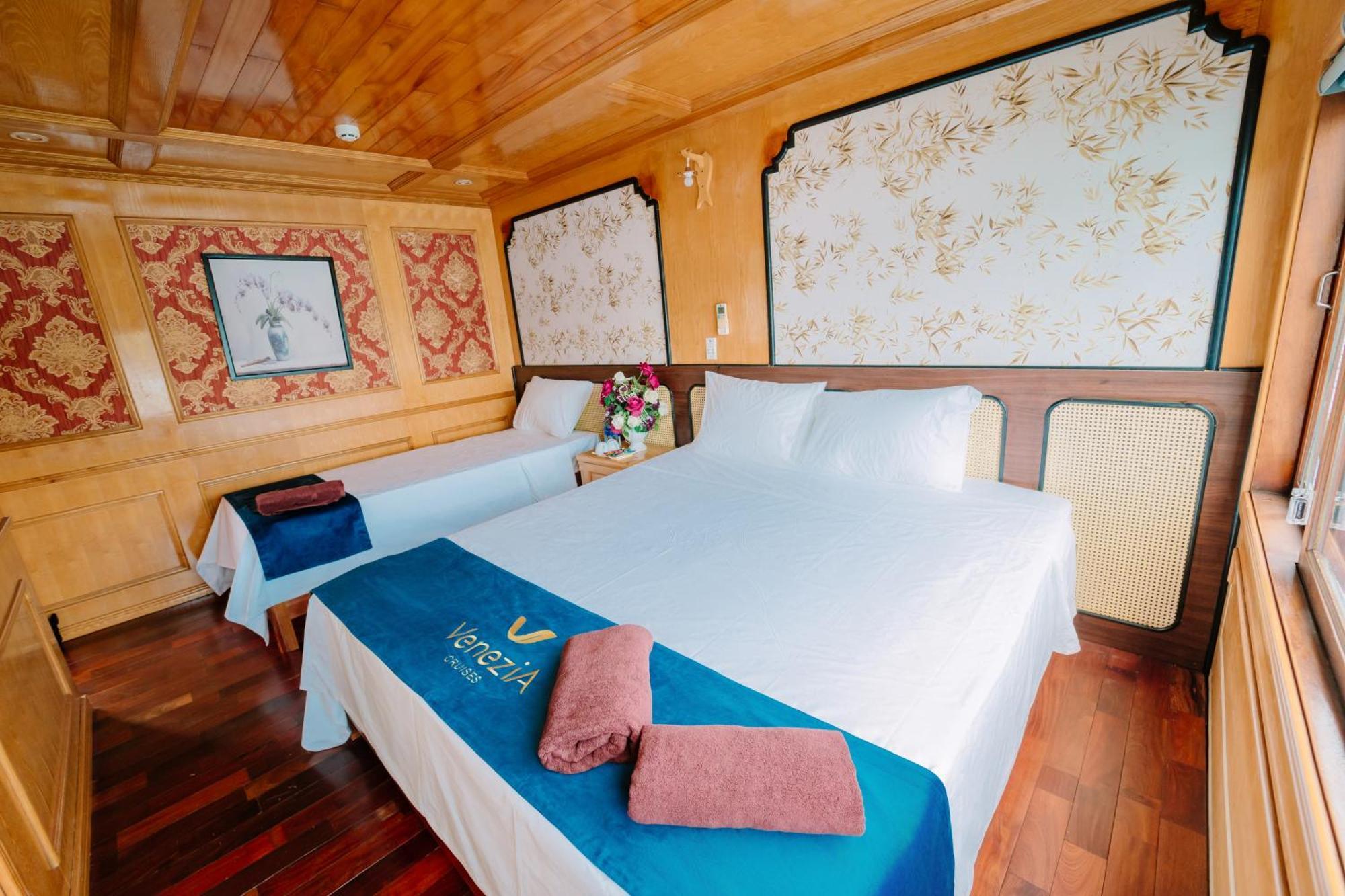 Hotel Venezia Cruises Ha Long Esterno foto