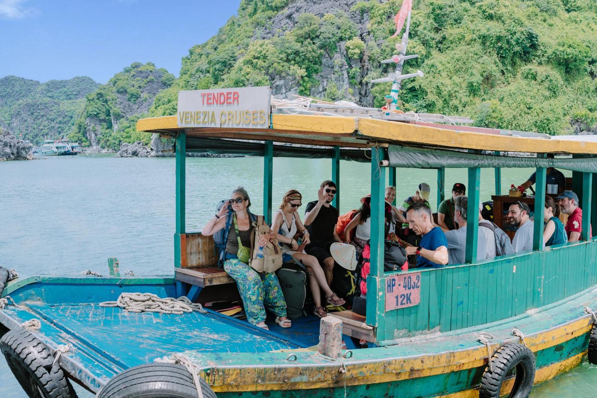 Hotel Venezia Cruises Ha Long Esterno foto
